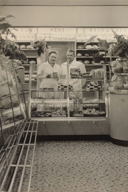 Rewe im Stammhaus in der Leuschnerstrasse Hans und Barbara Schatz